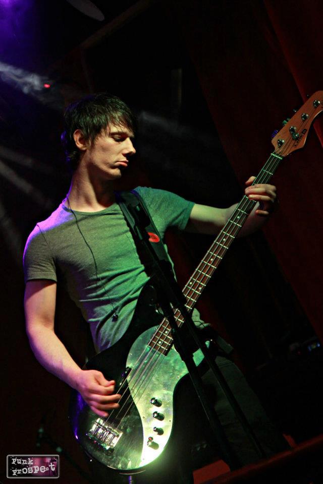 Broken Links — Live @ The Cellar, Southampton — 0002