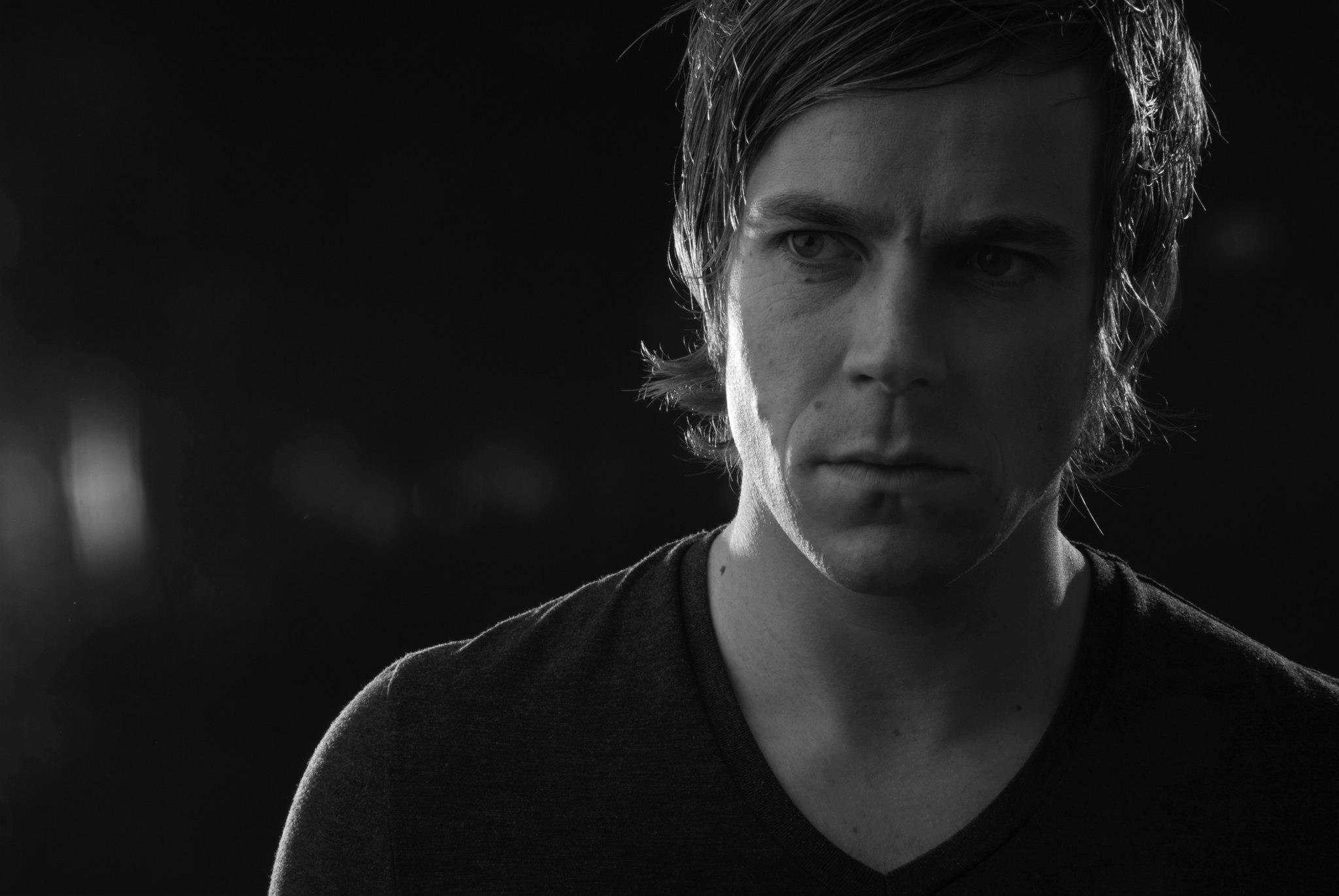 Broken Links — Promo 2012 — 0003