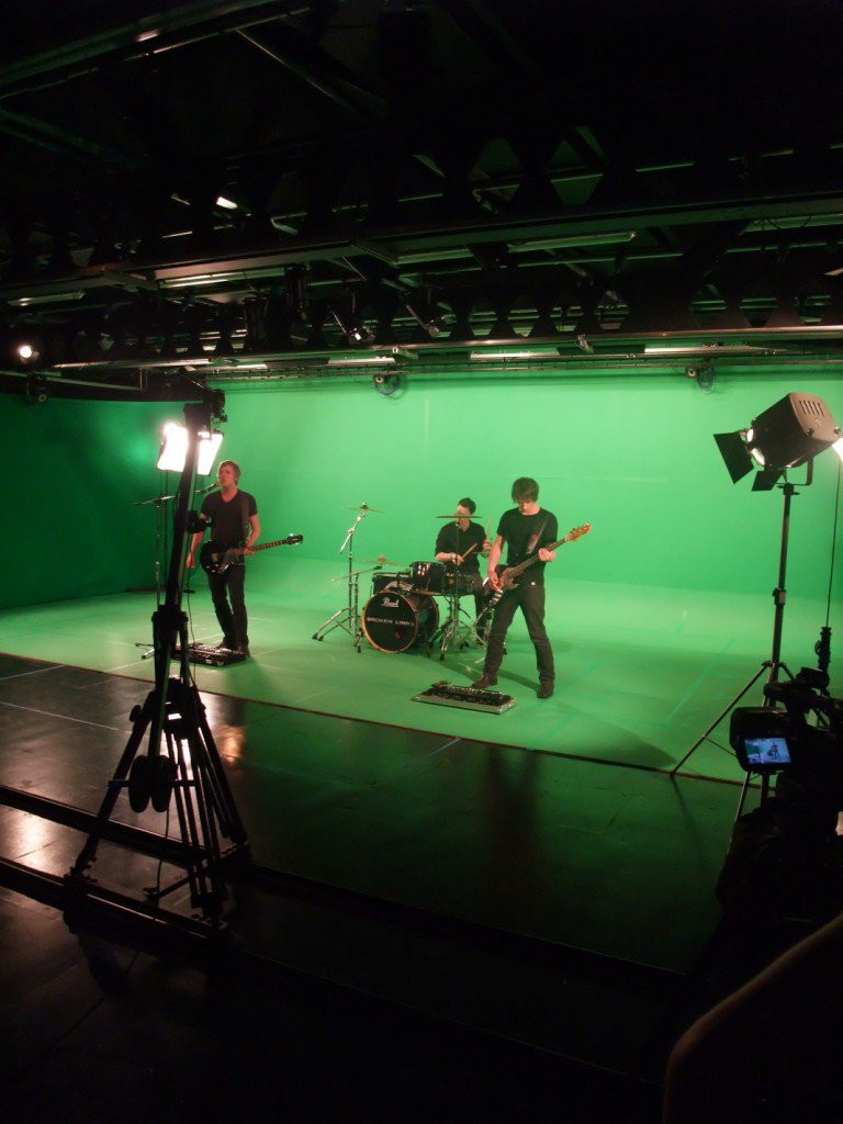 Broken Links — The Making of the 'Electrik' Music Video — 0003