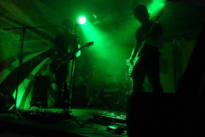 Broken Links — Broken Links Live @ Hamptons 03/11 — 0004