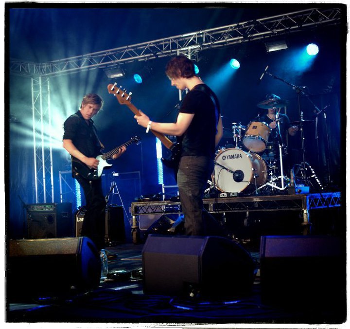Broken Links — Eastleigh Music Festival 2010 — 0004