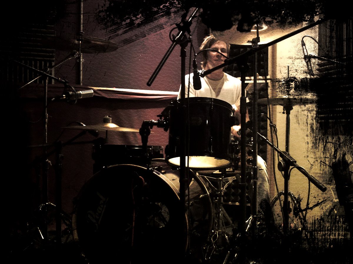 Broken Links — Dans Le Studio - May 2012 — 0005