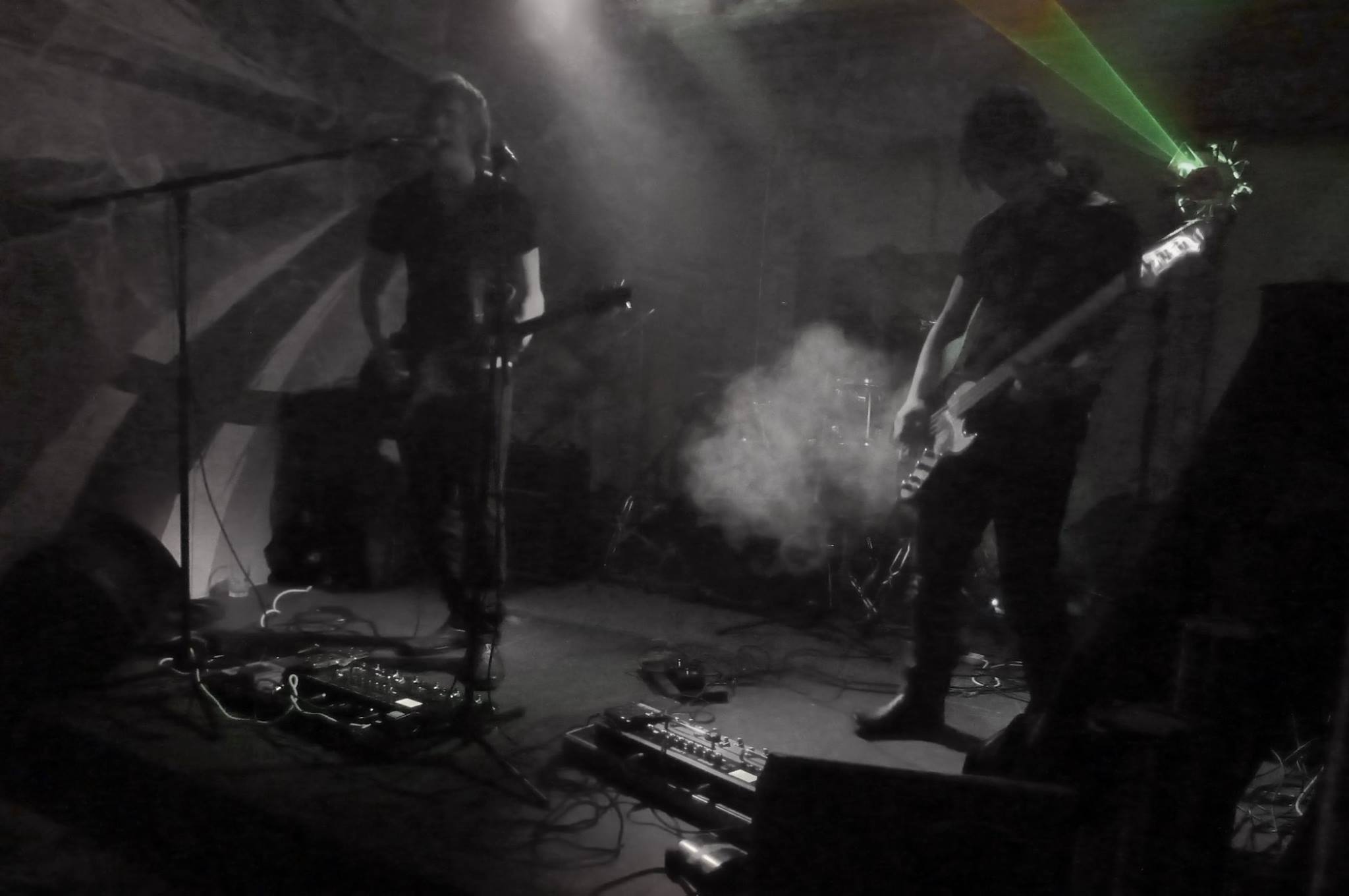 Broken Links — Broken Links Live @ Hamptons 03/11 — 0005