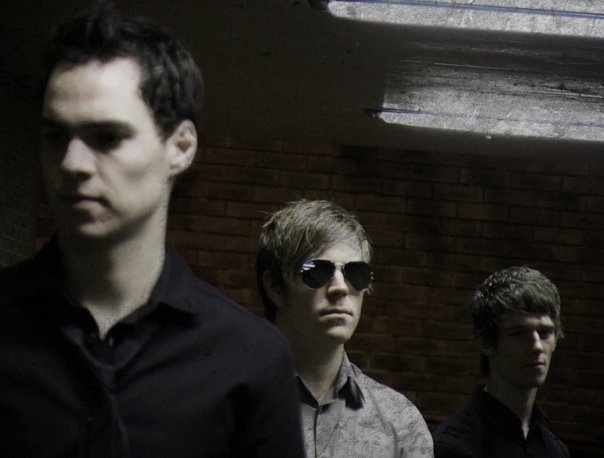 Broken Links — Promo '08 — 0005