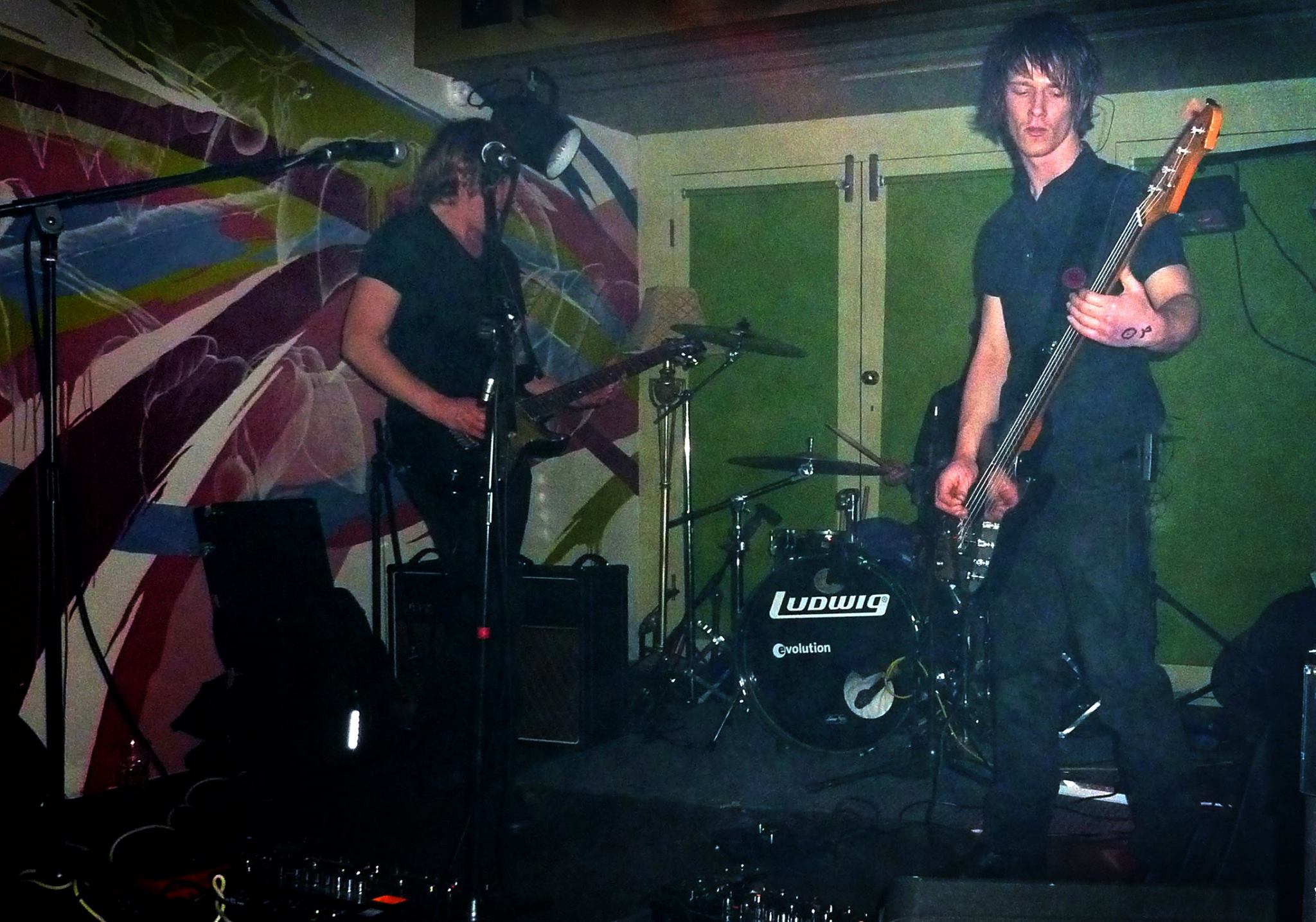 Broken Links — Broken Links Live @ Hamptons 03/11 — 0006