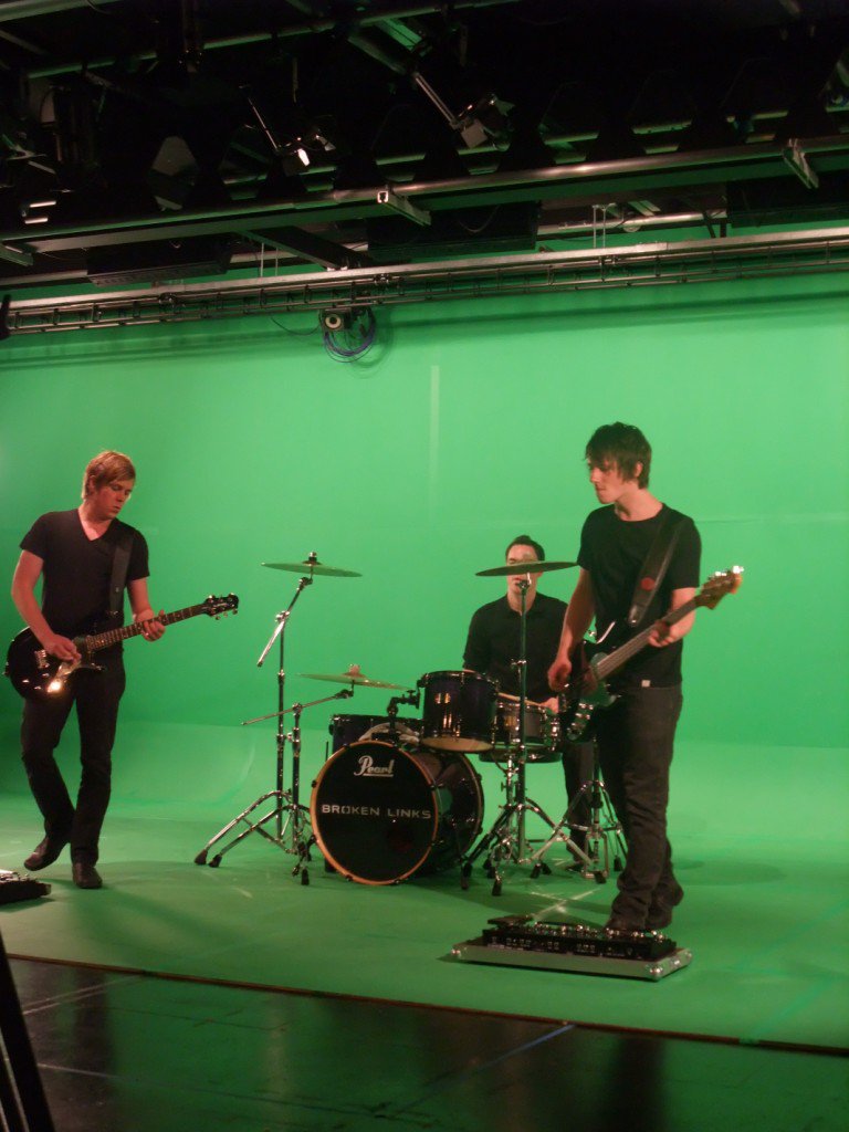 Broken Links — The Making of the 'Electrik' Music Video — 0007
