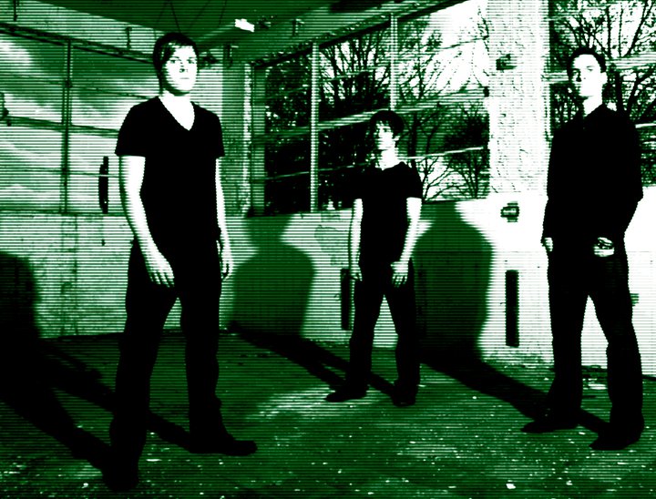 Broken Links — Fine Line Promo — 0007