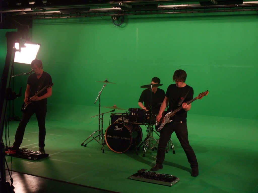 Broken Links — The Making of the 'Electrik' Music Video — 0008