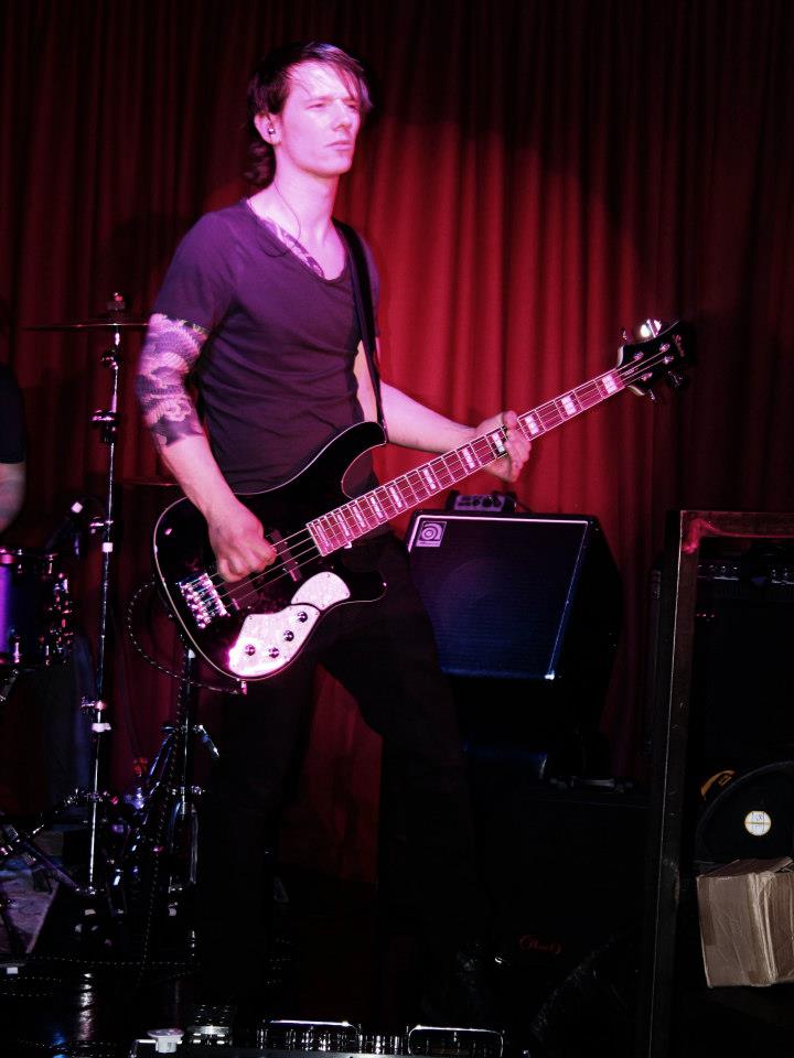 Broken Links — Live at The Rattlesnake of Angel, London — 0009
