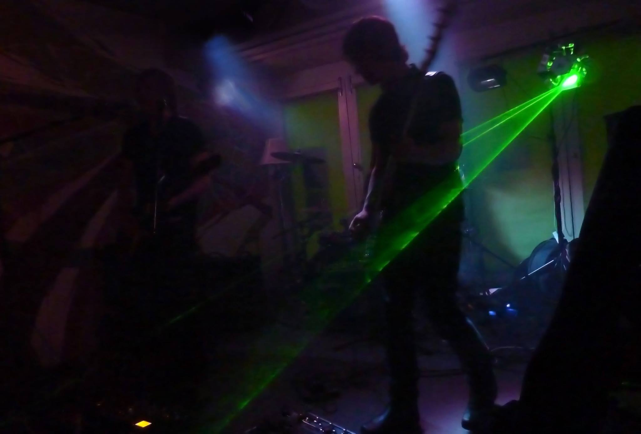Broken Links — Broken Links Live @ Hamptons 03/11 — 0009