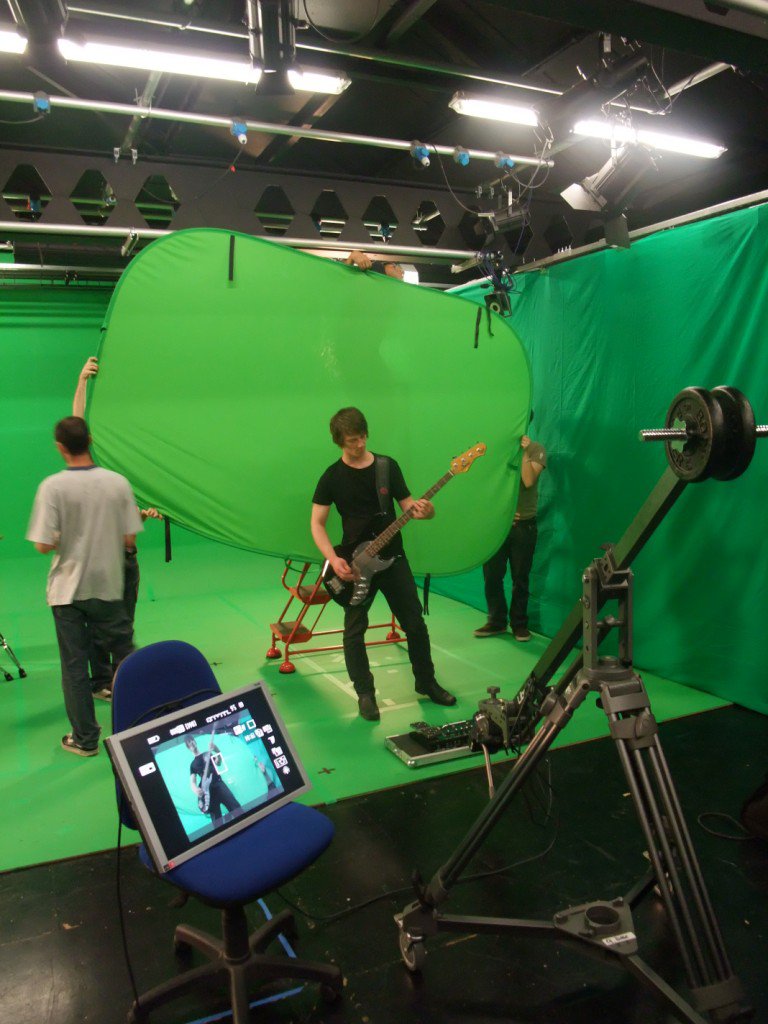 Broken Links — The Making of the 'Electrik' Music Video — 0012