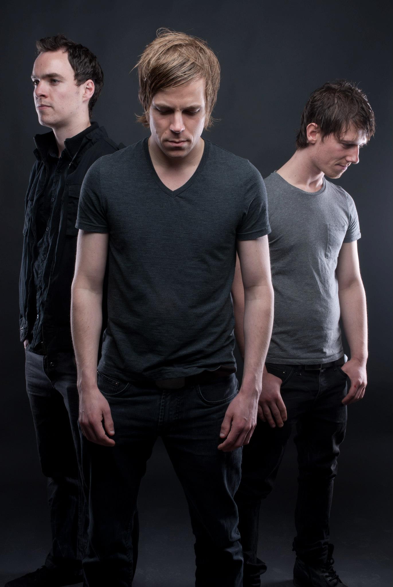 Broken Links — Promo 2012 — 0012