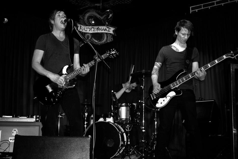 Broken Links — Live at The Rattlesnake of Angel, London — 0014