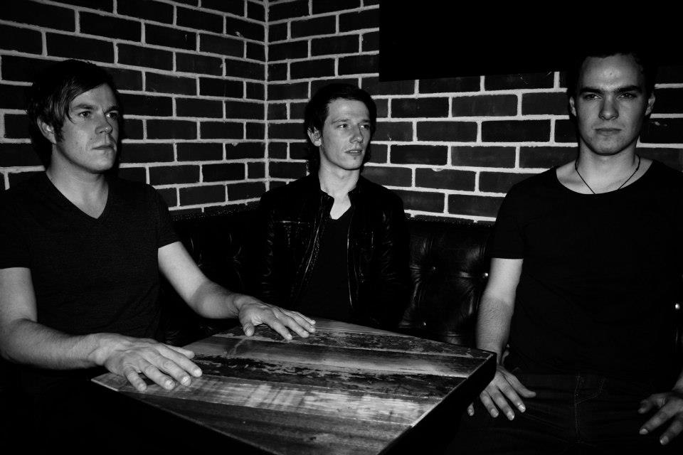 Broken Links — Live at The Rattlesnake of Angel, London — 0015