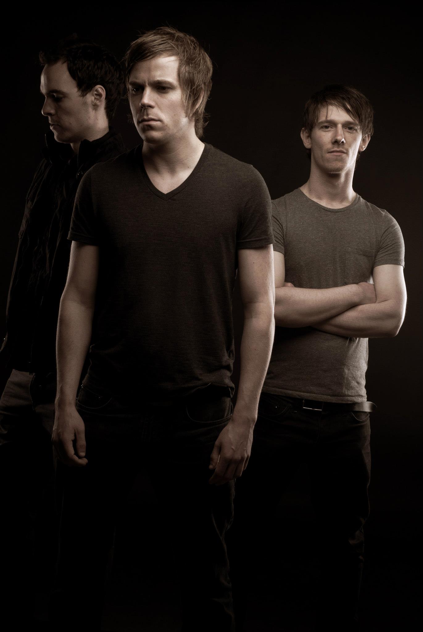 Broken Links — Promo 2012 — 0015