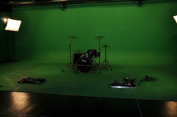 Broken Links — The Making of the 'Electrik' Music Video — 0020