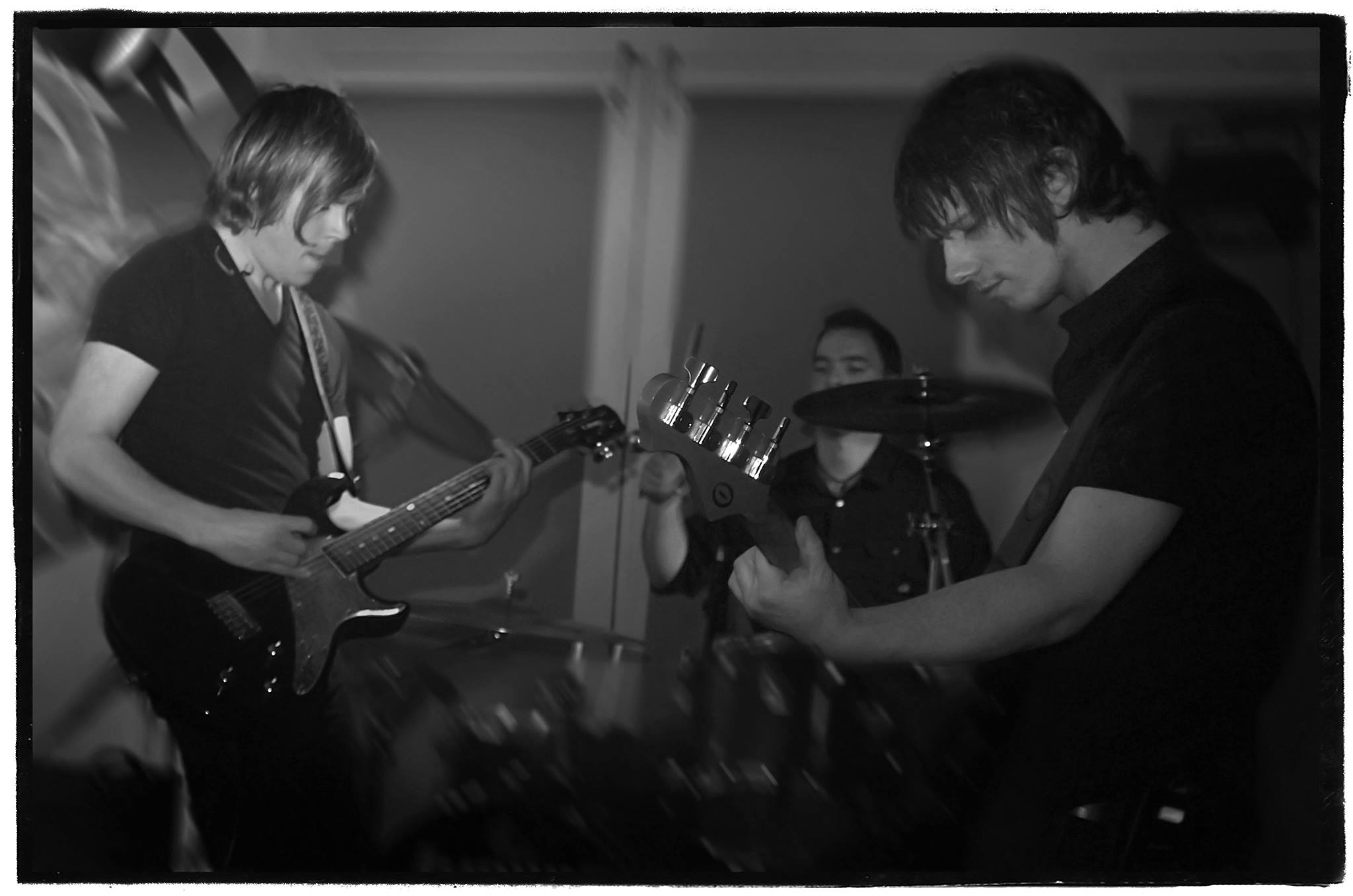 Broken Links — Broken Links Live @ Hamptons 03/11 — 0024