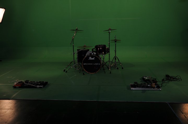 Broken Links — The Making of the 'Electrik' Music Video — 0039