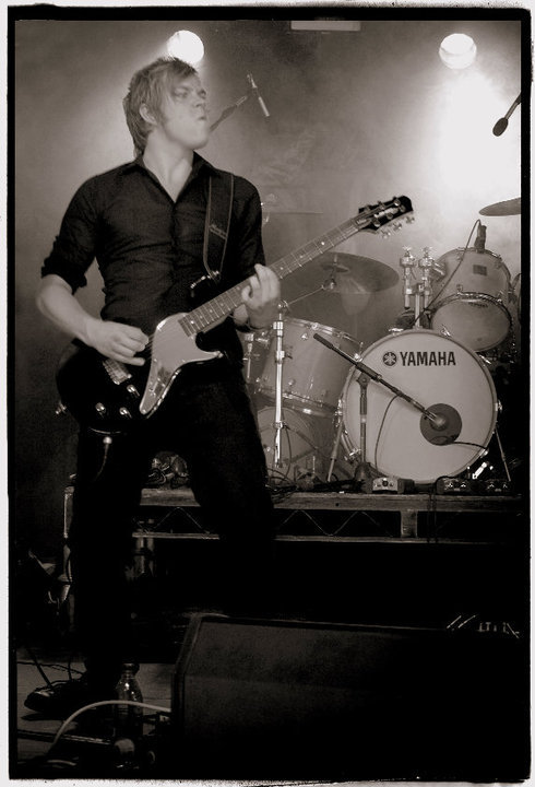 Broken Links — Eastleigh Music Festival 2010 — 0061