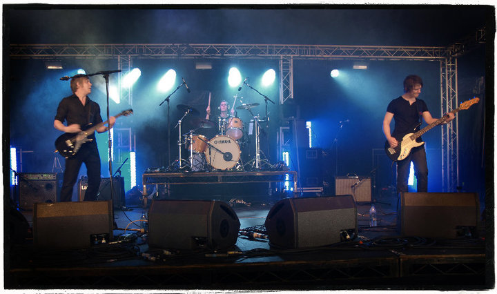 Broken Links — Eastleigh Music Festival 2010 — 0078